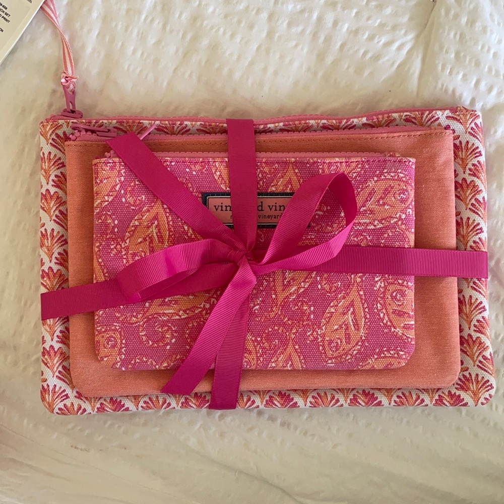 Brand new with tags Vineyard Vines toiletry bags